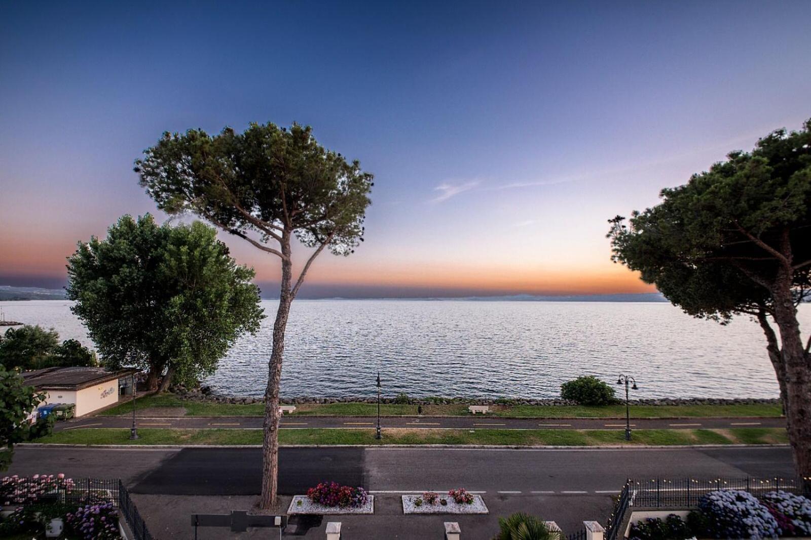 Hotel Holiday Sul Lago Bolsena Eksteriør bilde